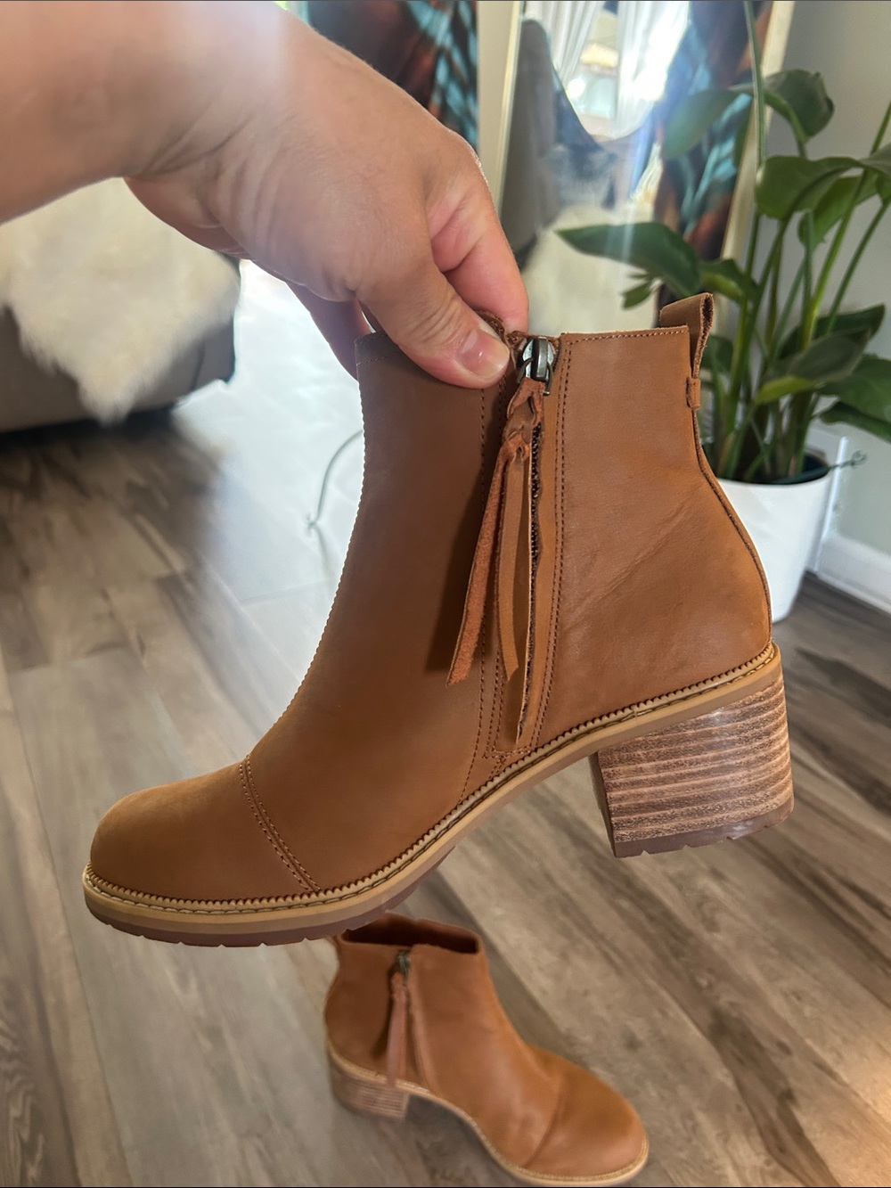Toms Women's Tan Leather Ankle Booties
